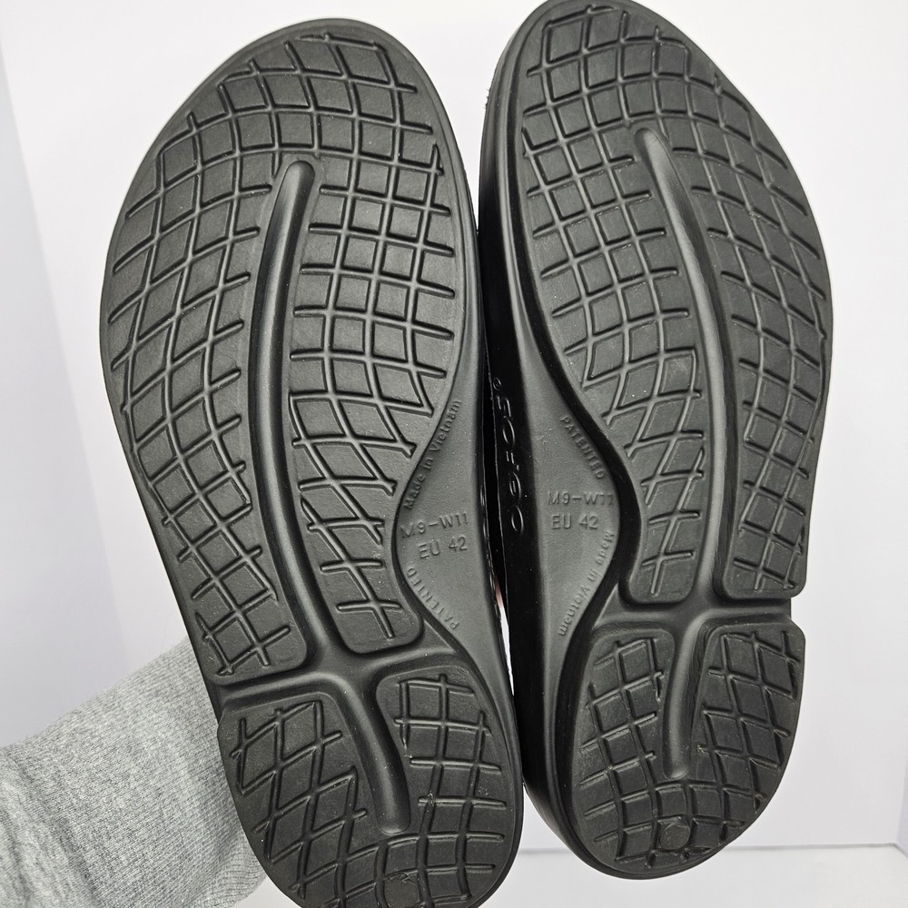 OOFOS Slip On Black Sandals Unisex M9-W11 Heel To Toe 11.5" - Picture 9 of 12